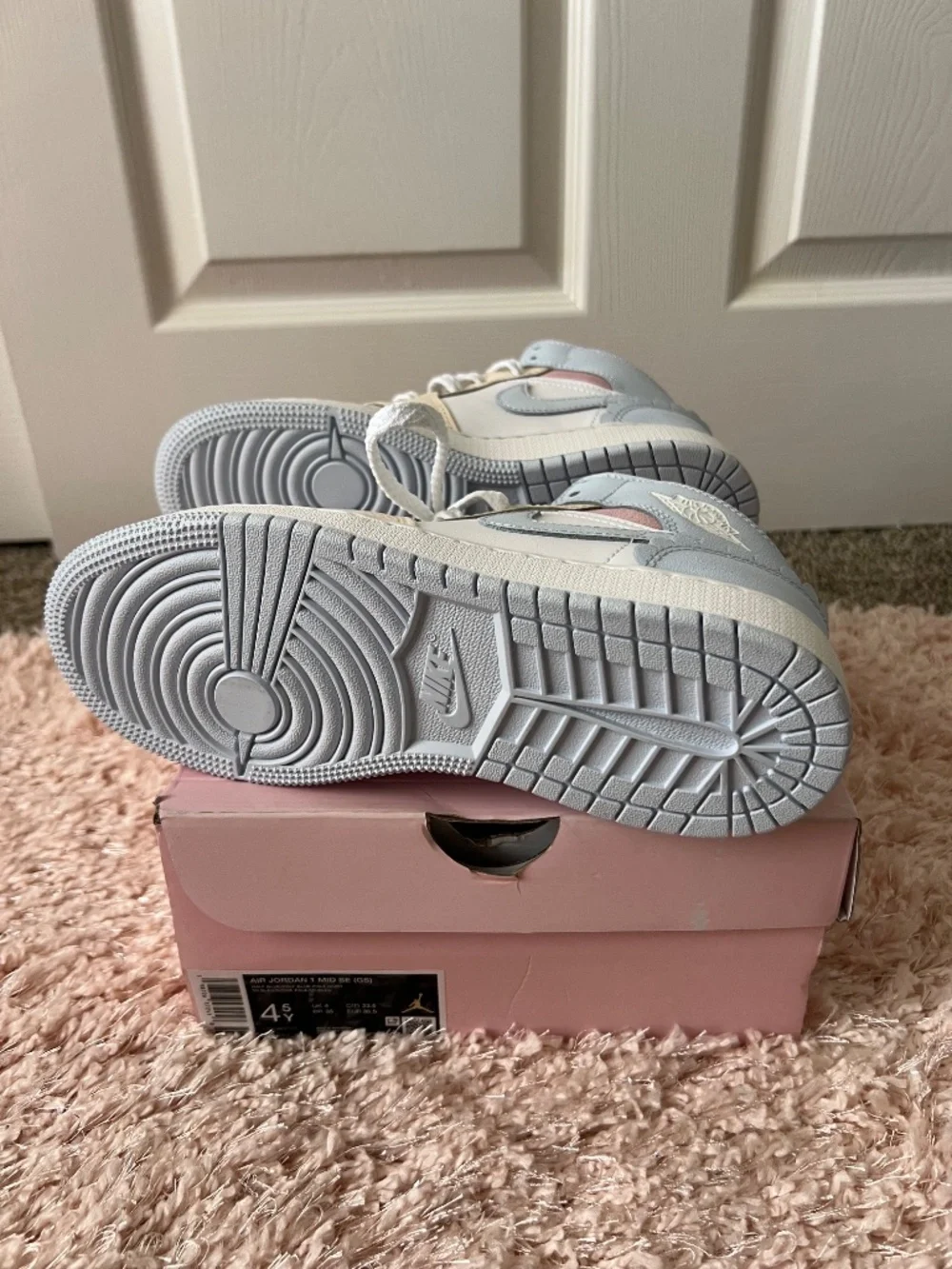 Air Jordan 1 Mid ( Grade school)